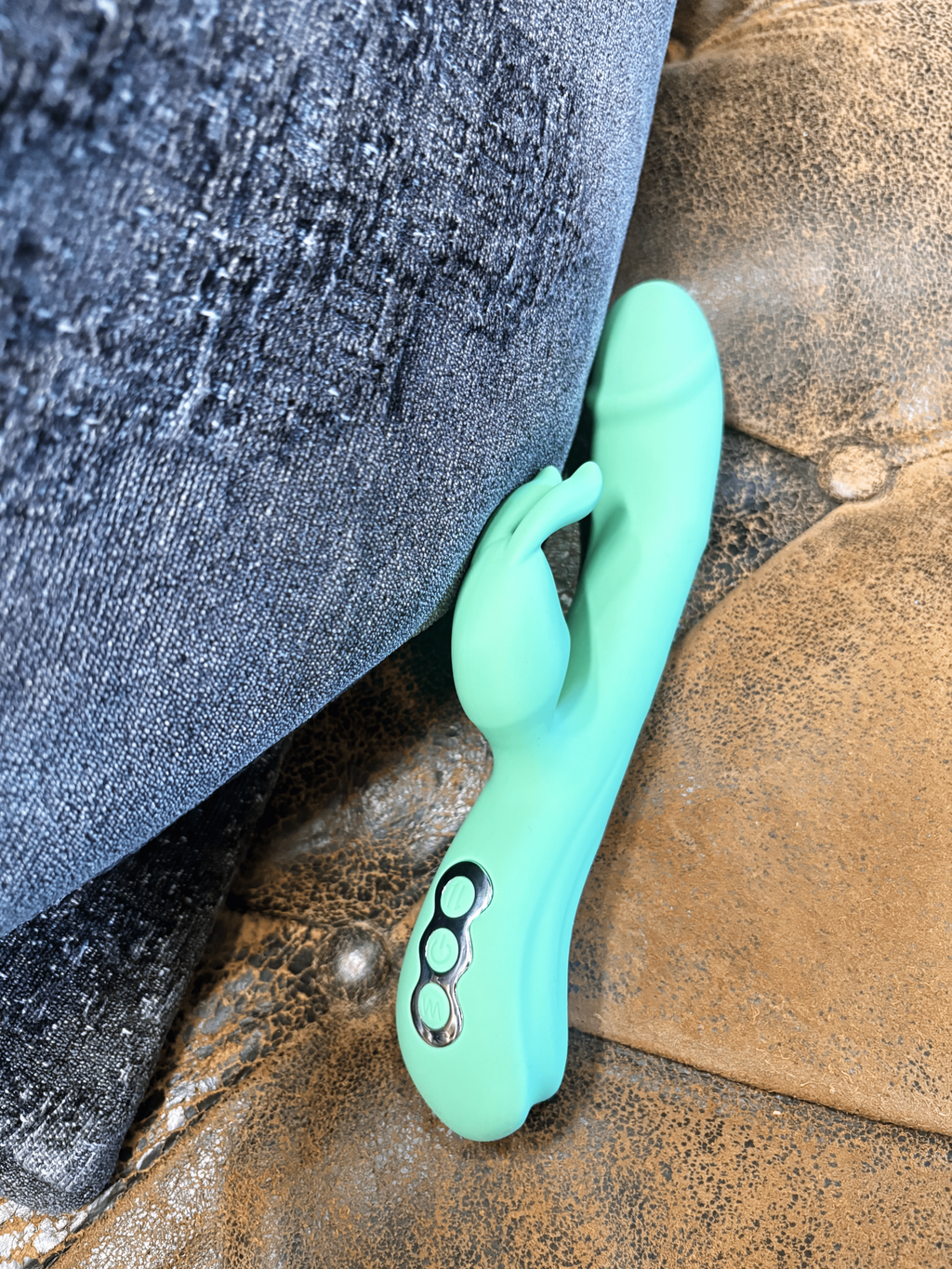 Rotating Rabbit Vibe​ | V FOR VIBES